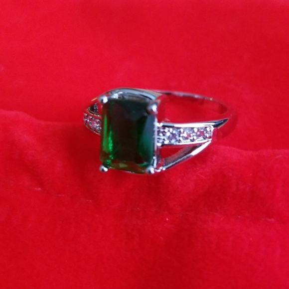 Gorgeous Ring - Picture 1 of 4